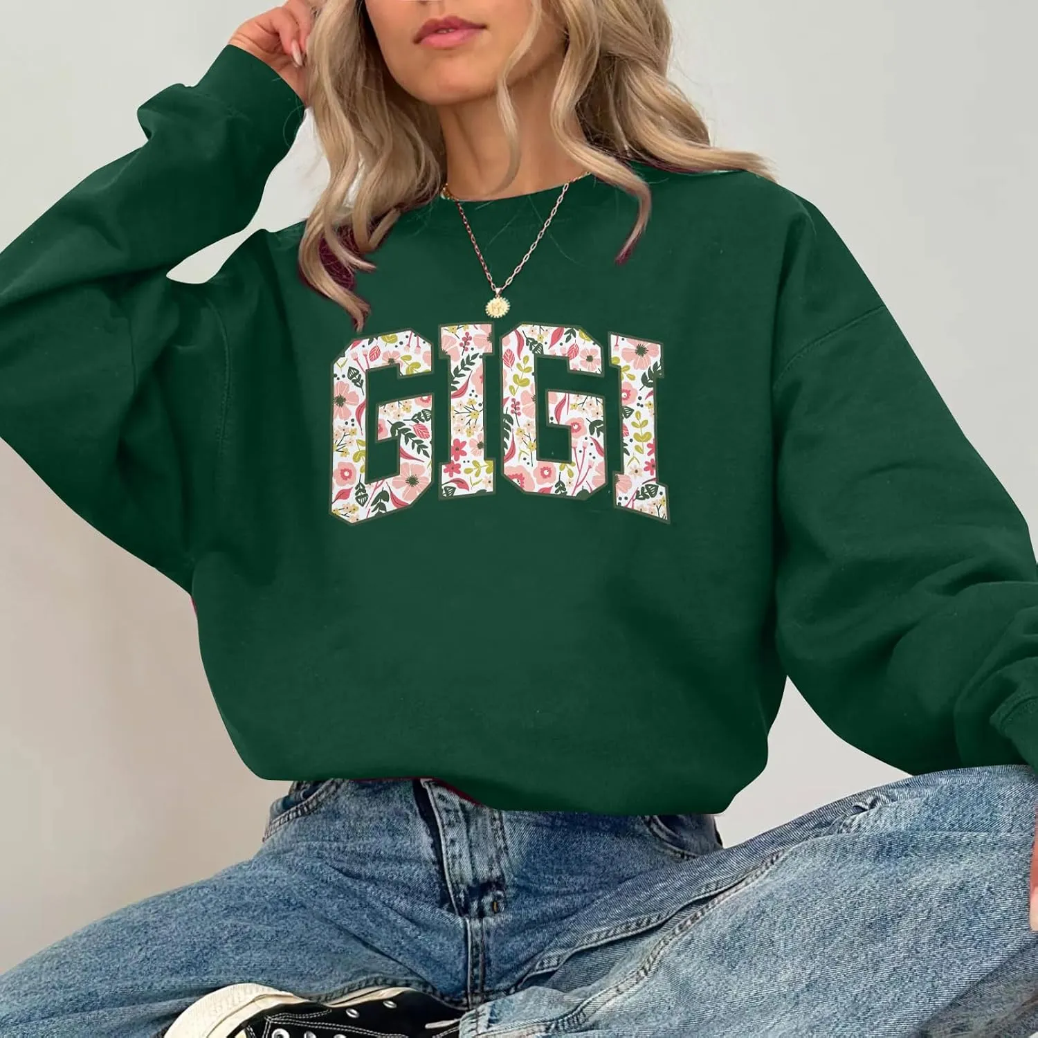 HEBBE Gigi Sweatshirts for Women Grandma Sweatshirt Gifts for Grandmother Nana Letters Print Shirt Pullover Top