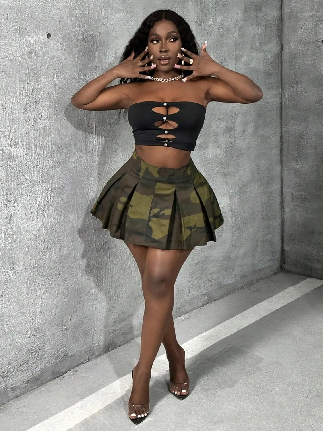 WDIRARA Women's Camo Print High Waist Streetwear Pleated Skater A Line Mini Skirt